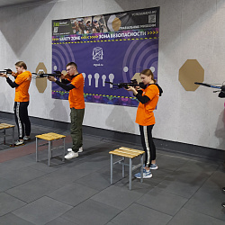 Учащиеся колледжа РТУ МИРЭА приняли участие в соревнованиях на Кубок председателя ДОСААФ Москвы по стрелковому многоборью