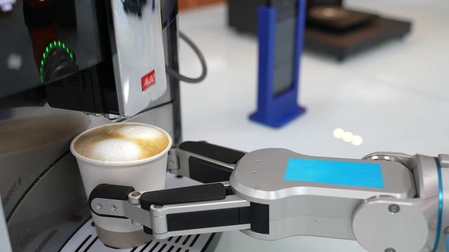 Робот кофе-машина разработанный ИПТИП РТУ МИРЭА