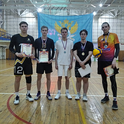 В РТУ МИРЭА состоялся турнир по волейболу среди мужских команд