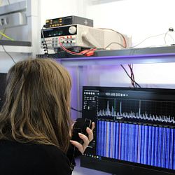 В Институте радиоэлектроники и информатики открылась коллективная радиостанция