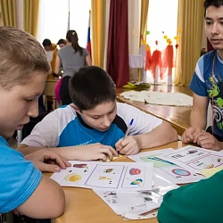 Студенты из социального отряда круглогодичного действия «МИР» посетили Дмитровский детский дом-интернат
