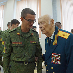 Военную кафедру РТУ МИРЭА посетил генерал-полковник в отставке Алексей Кириллович Миронов