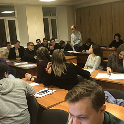 Студенты обсудили сущность и проблематику дедолларизации российской экономики