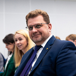 Студентам РТУ МИРЭА вручили именные стипендии «Росэлектроники»