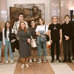 Студенты и преподаватели кафедры экономики посетили с экскурсией Государственный музей обороны Москвы