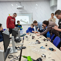 Институт информационных технологий провёл инновационный мастер-класс для участников Международного форума научной молодёжи «Шаг в будущее»