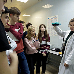 ФНЦ пищевых систем имени В.М. Горбатова провёл экскурсию для учащихся школы № 1420