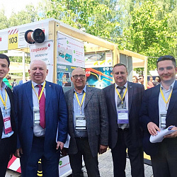 Представители Физико-технологического института приняли участие в Startup Village  