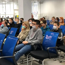 Более 100 гостей приняли участие в презентации совместного инженерного класса школы №1329 и РТУ МИРЭА
