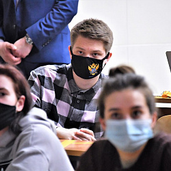 Студенты РТУ МИРЭА встретились с представителем УВД ЗАО, чтобы обсудить антинаркотические меры