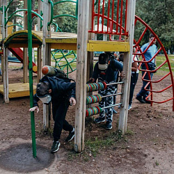 Инструкторы ВСКС провели для детей мастер-классы по спасательному делу