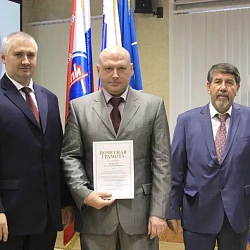 В канун празднования 80-летия МГУПИ, ректор и первый проректор университета вручили награды Министерства образования и науки РФ профессорско-преподавательскому составу кампуса