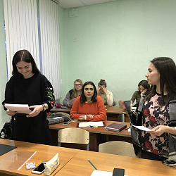Члены научного студенческого кружка обсудили понятие потребительской корзины