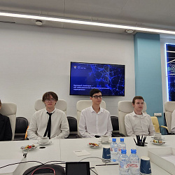 Студенты РТУ МИРЭА получили именные стипендии от «Росэлектроники»