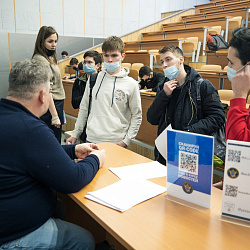 В РТУ МИРЭА начались встречи студентов с представителями военного учебного центра