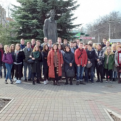 Студенты университета посетили усадьбу семьи Чеховых в Мелихово