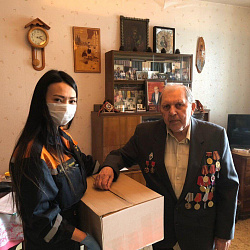 Студенты РТУ МИРЭА помогают пожилым людям