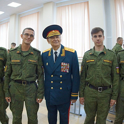Военную кафедру РТУ МИРЭА посетил генерал-полковник в отставке Алексей Кириллович Миронов