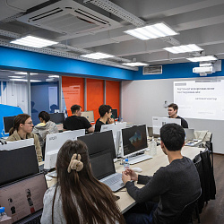 Компания Crosstech Solutions Group провела мастер-класс по автоматизированному тестированию в Институте информационных технологий 