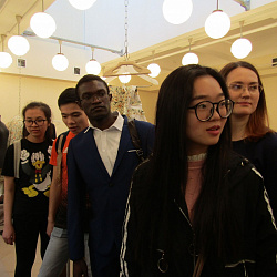 Иностранные студенты университета посетили музыкальный театр им. Н.И. Сац