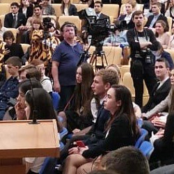 Преподаватели и студенты РТУ МИРЭА приняли участие в заседании круглого стола в Государственной Думе РФ