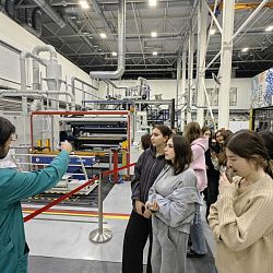 Студенты ИТХТ имени М.В. Ломоносова посетили ряд экскурсий в различные компании со своими кураторами