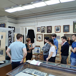 Студенты Института экономики и права посетили музей, посвящённый дореволюционным предпринимателям