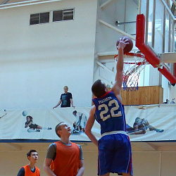 В университете состоялись соревнования по баскетболу среди непрофессиональных команд