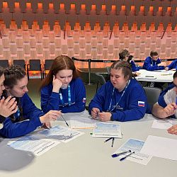 Студенты Института технологий управления приняли участие в Итоговом форуме Международного волонтёрского корпуса 80-летия Победы