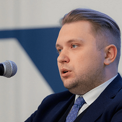 В РТУ МИРЭА состоялась встреча студентов с заместителем председателя Госдумы Борисом Чернышовым