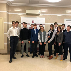 Студенты Колледжа РТУ МИРЭА посетили в Мосгордуме фотовыставку в честь открытия Антарктиды 