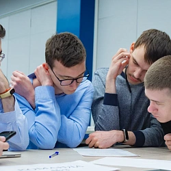 В Институте технологий управления прошел Кейс-чемпионат по экономике и предпринимательству