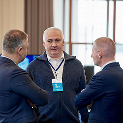 Ректор РТУ МИРЭА посетил Фестиваль технических разработок «Техносреда»