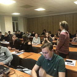 Студенты обсудили сущность и проблематику дедолларизации российской экономики
