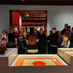 Погружение в историю: студенты Института технологий управления изучили подлинные документы Победы на уникальной выставке в Манеже