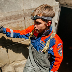 Студенты-спасатели ВСКС помогают пострадавшим в Крыму