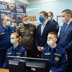 Андрей Турчак и Игорь Кобзев встретились с добровольцами ВСКС в Иркутске