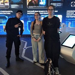 Кураторы-преподаватели ИТХТ имени М.В. Ломоносова посетили выставки «Путешествие по России» и «Регион 2030. Платформа будущего» со своими студентами