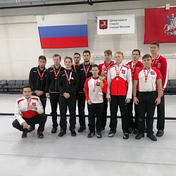 Студенты Института кибербезопасности и цифровых технологий завоевали бронзовые медали в финале турнира Федерации кёрлинга Москвы