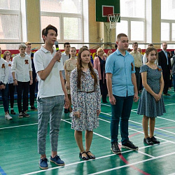 В Колледже прошла торжественная линейка, посвящённая 74-й годовщине Великой Победы