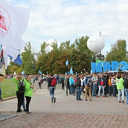 Первокурсники Московского технологического университета приняли участие в Параде российского студенчества на Поклонной горе