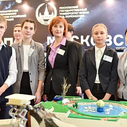 Министр образования и науки Российской Федерации Ольга Юрьевна Васильева посетила стенд Московского технологического университета на Фестивале науки NAUKA0+