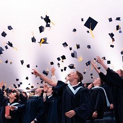 Выпускники-специалисты РТУ МИРЭА получили дипломы о высшем образовании