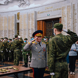 Выпускникам РТУ МИРЭА вручены погоны лейтенантов и свидетельства об окончании военной подготовки