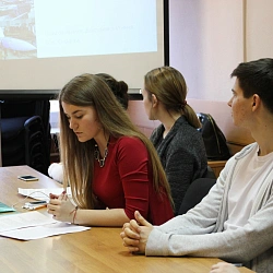 В кампусе на улице Стромынка состоялось заседание кружка «Креативная экономика»