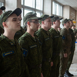 Состоялось торжественное вручение погон выпускникам военной кафедры РТУ МИРЭА