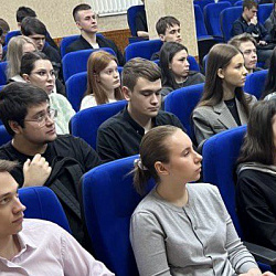 В ИКБ РТУ МИРЭА состоялась открытая лекция начальника уголовного розыска УВД на Московском метрополитене для студентов юридических и технических специальностей