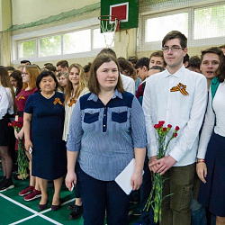 В Колледже прошла торжественная линейка, посвящённая 74-й годовщине Великой Победы