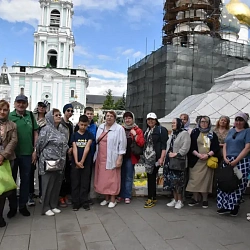 Группа сотрудников университета посетила Свято-Троицкую Сергиеву лавру