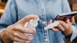 Эксперт РТУ МИРЭА объяснил правила очистки смартфонов